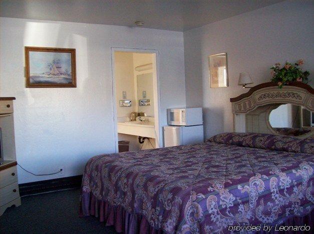 Holiday Motel 2*