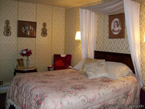 Holiday Motel 2*