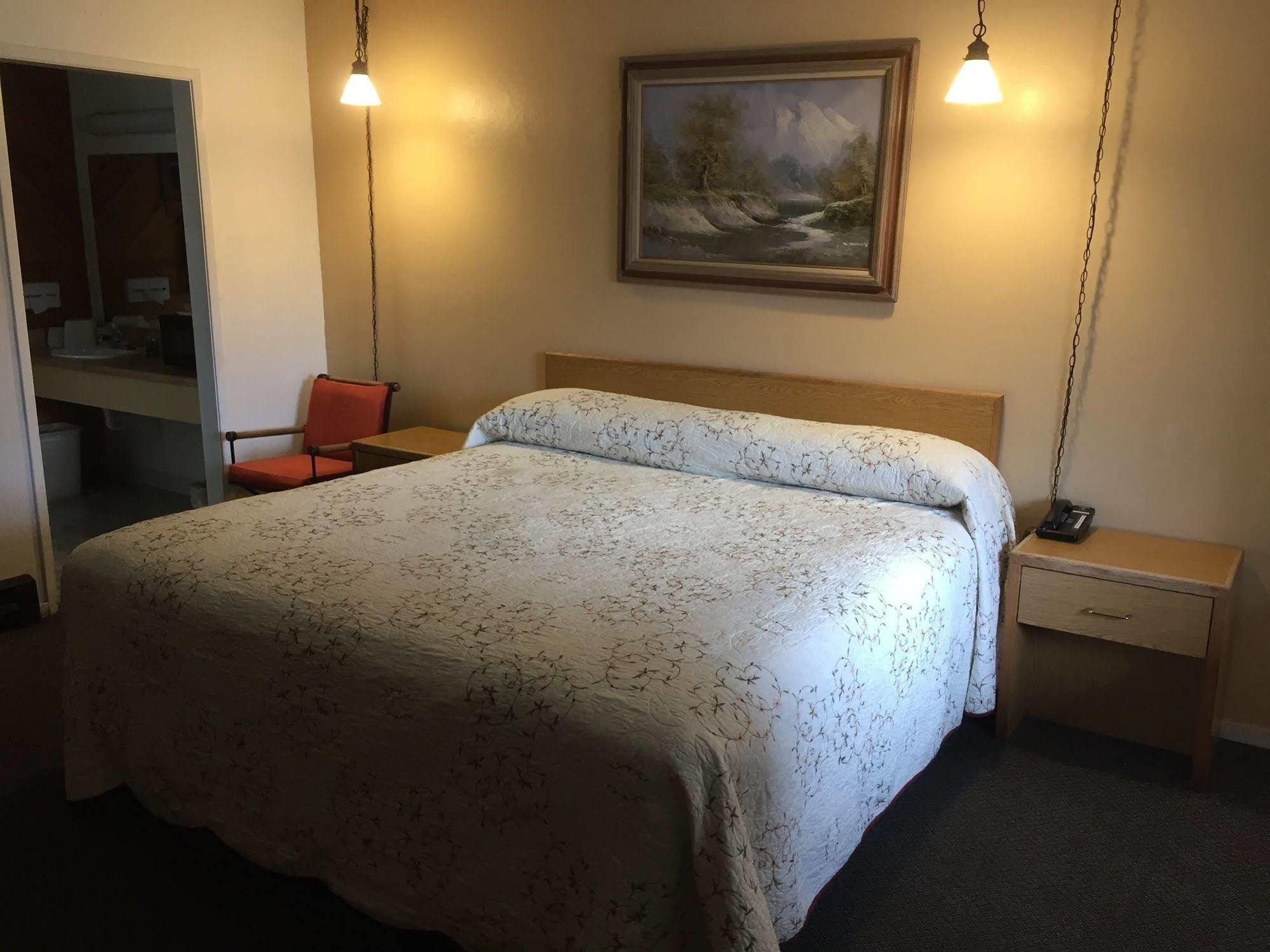 Motel Holiday